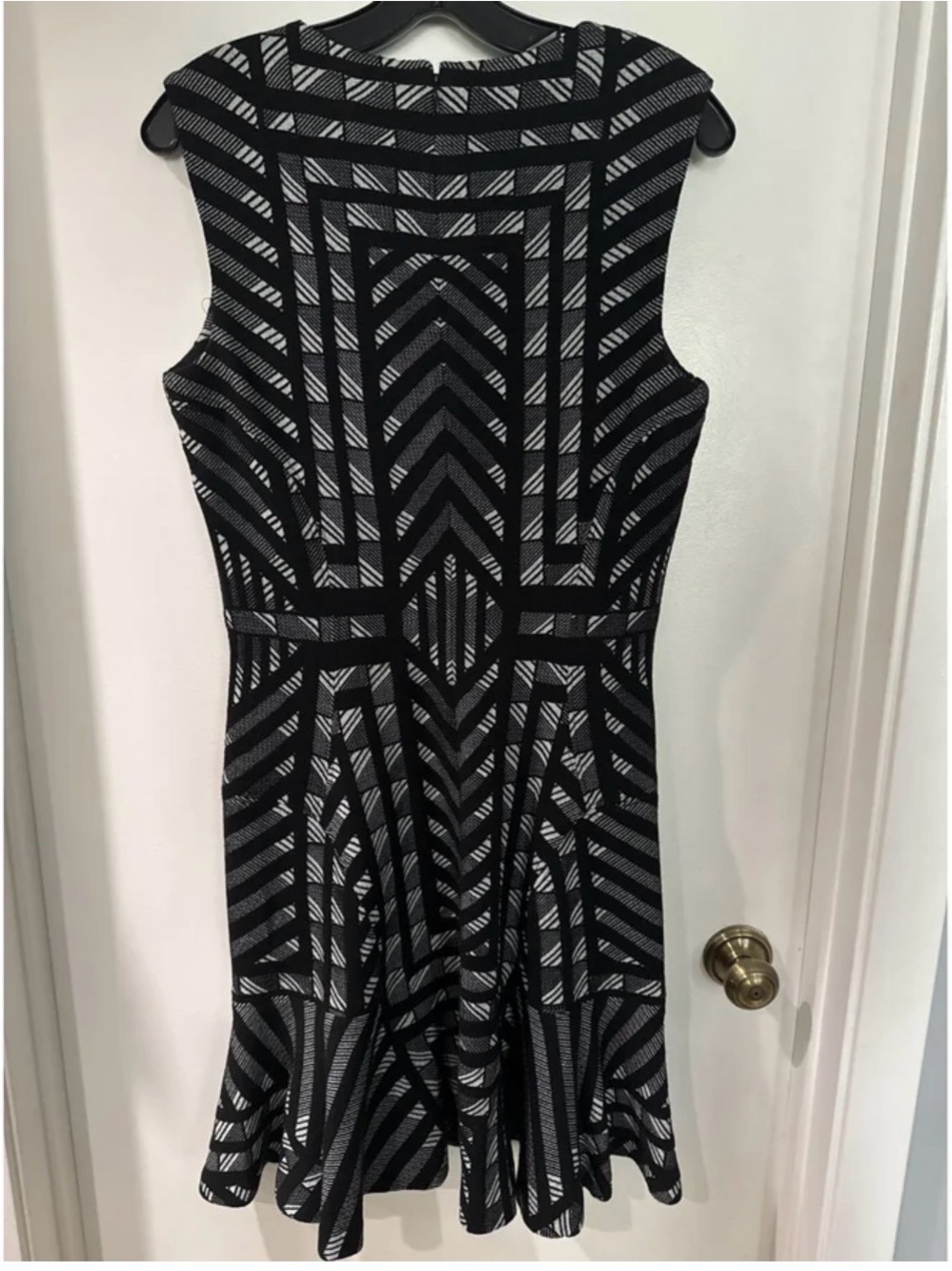 Diane Von Furstenberg Black and Gray Geometric Sleeveless Dress